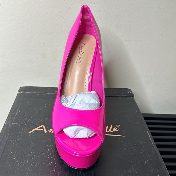 Pink Heels - Picture 5 of 7